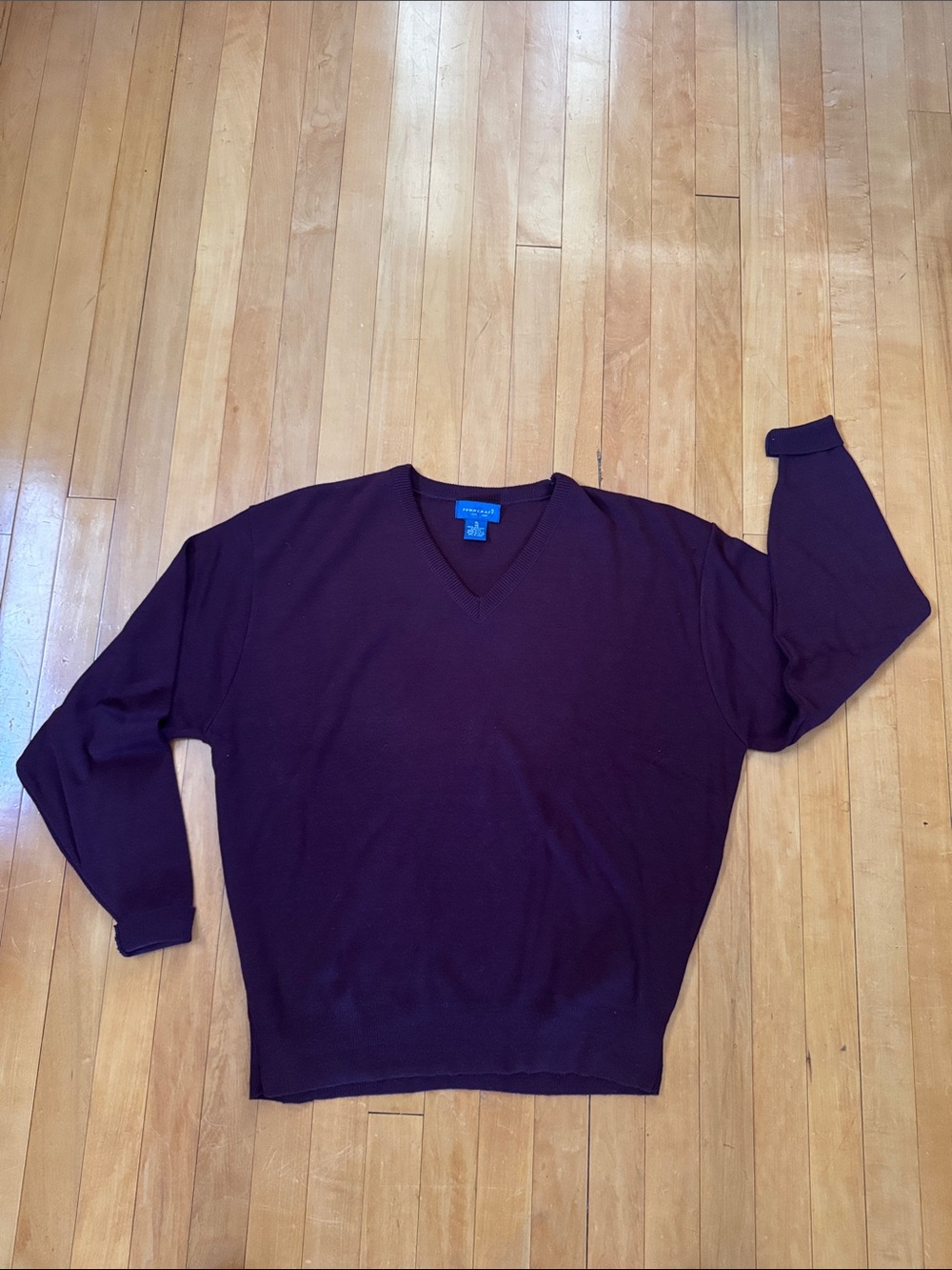 Towncraft Club Room Men's V-Neck Sweater in Burgundy/wine size XL